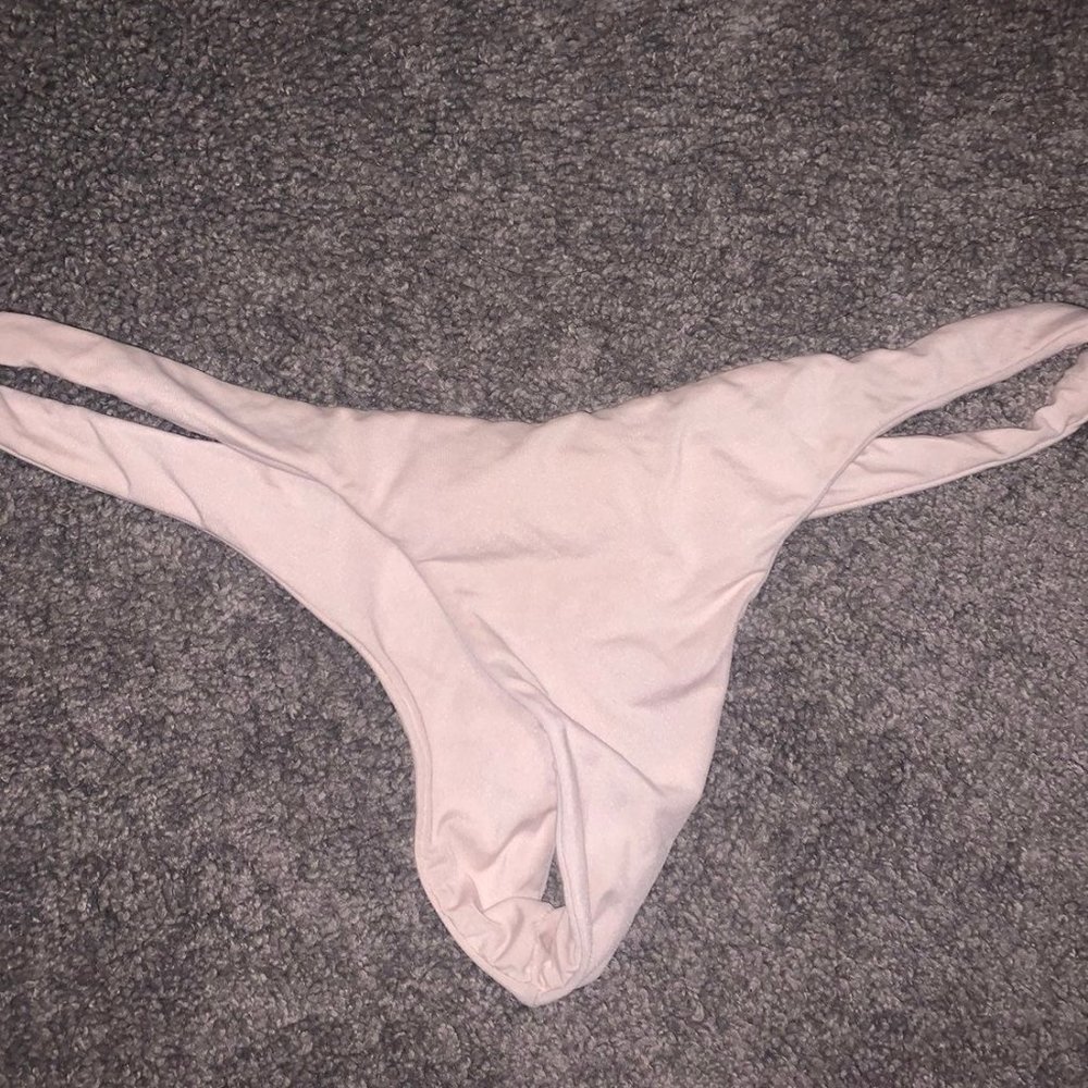Acacia Bottom